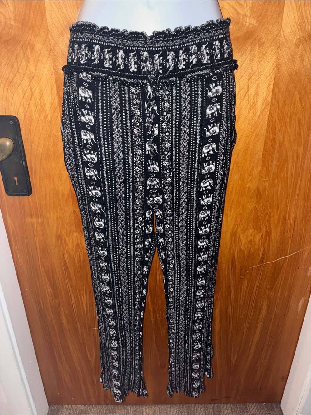 Kingston Grey Elephant Black & White Boho Pattern Pants - Size Medium